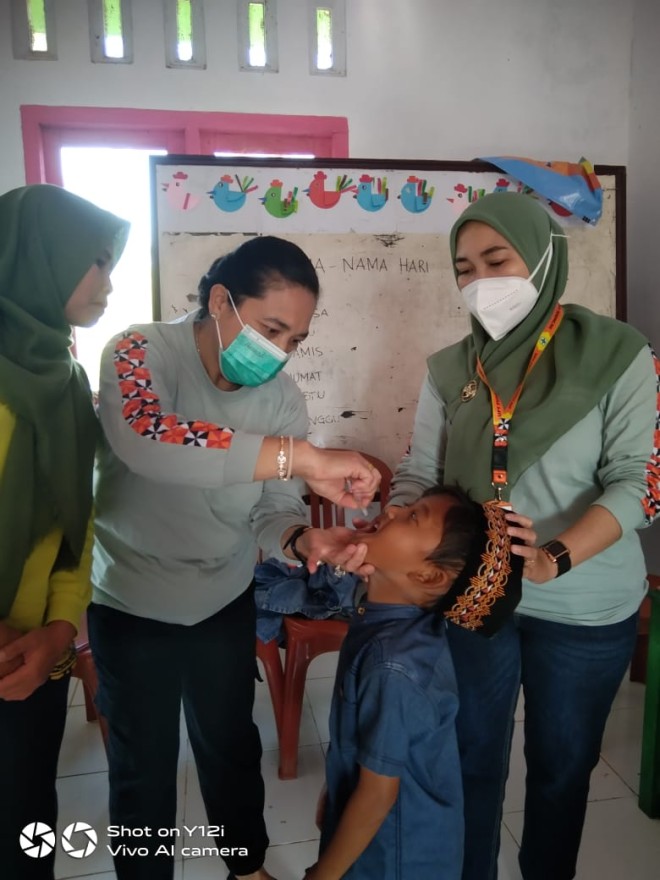 PEKON WASPADA MELAKSANAKAN KEGIATAN VAKSIN POLIO UNTUK ANAK USIA 0-7 TAHUN